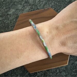 VINTAGE CLOISONNÉ ENAMEL BANGLE MAUVE WITH MULTI-COLOR FLORAL DESIGN
